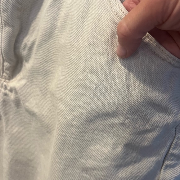 ROLLAS cream Jean shorts size 28 - Picture 3 of 3